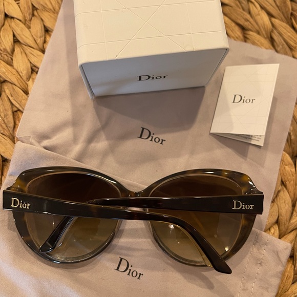 Dior sunglasses with case, cloth, and card - Picture 3 of 7